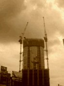 建設中の高層ビル